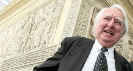 Molestie, archistar Meier accusato, si congeda 6 mesi