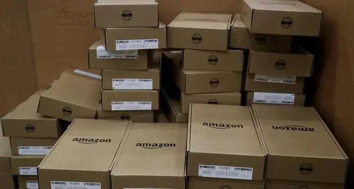 Agcom diffida Amazon, rispetti obblighi servizio posta