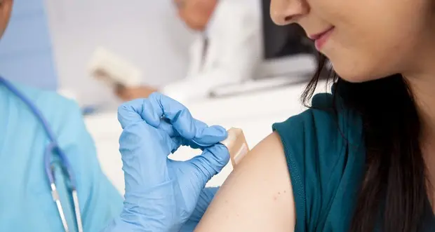 Vaccini anti-influenzali l'allarme della Cisl Medici: «fornitura col contagocce»