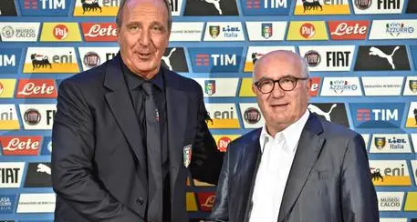 Tavecchio annuncia l'esonero di Ventura ma lui non molla e non si dimette