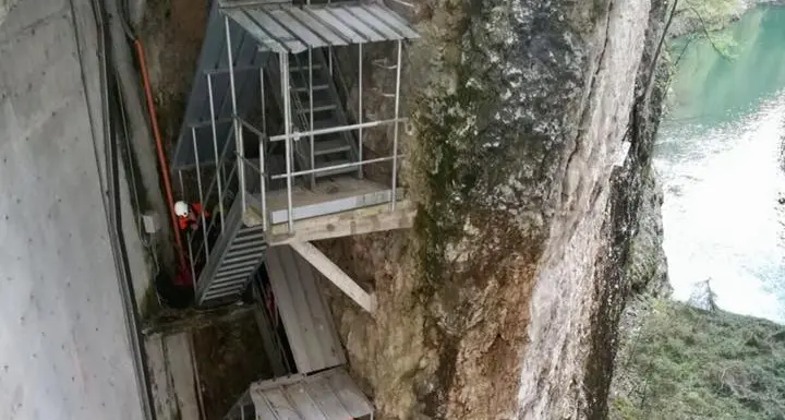 Salvataggio sulla passerella Spettacolare recupero del paziente