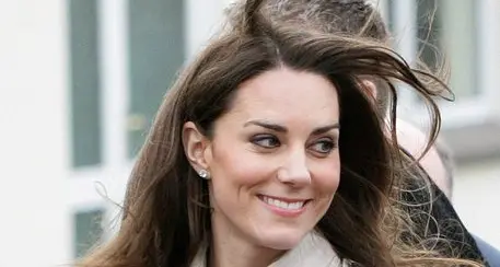 È nato il terzo figlio di Kate Un maschietto di 3,8 chili