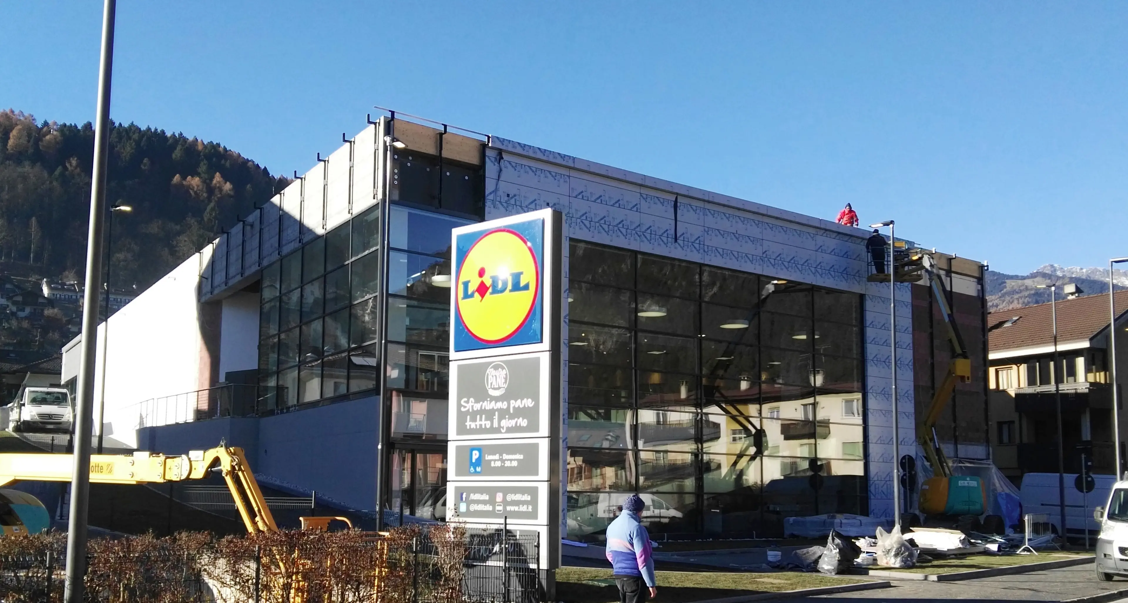 Il Supermercato Lidl sbarca a Tione sulle ceneri del Park Hotel