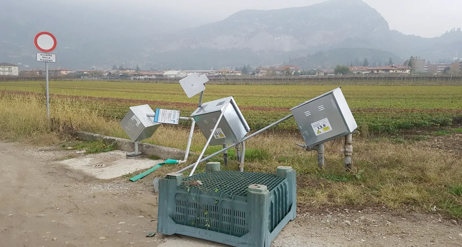 I vandali si scatenano contro le centraline