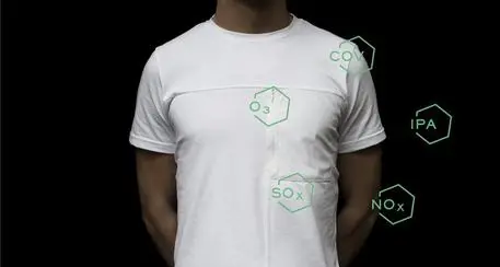 La nuova t-shirt è green e ricicla l'aria intorno