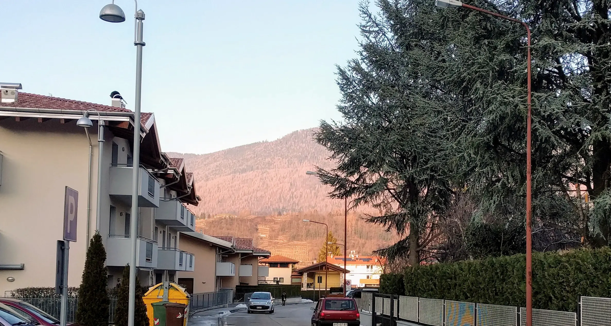 A Caldonazzo i residenti di via Damiano Chiesa chiedono al Comune due dossi rallentatori
