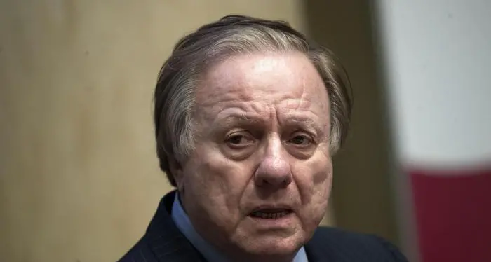 L'ex ministro Matteoli morto in un incidente