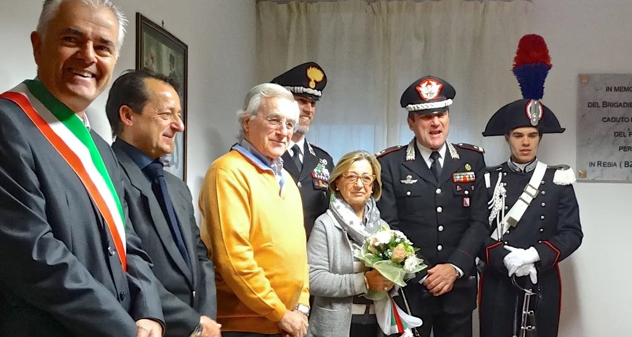 Andalo, una targa in onore del brigadiere Monaco