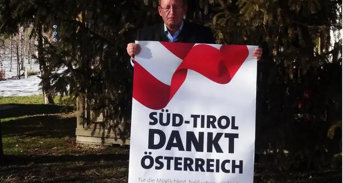 Doppio passaporto, Alto Adige «Grazie Austria» sui manifesti