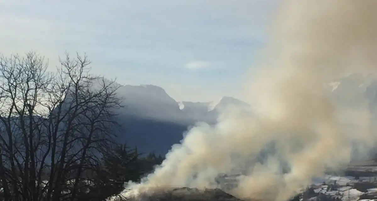 Incendio a San Lorenzo A fuoco una casa Itea
