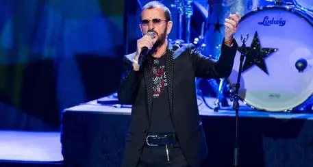 Ringo Starr presto 'Sir', come McCartney