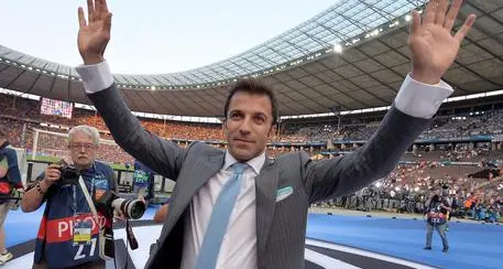 Oggi largo Carducci sarà bianconera: in arrivo Alex Del Piero