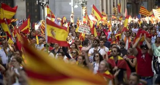 Catalogna, un milione al corteo unionista di Barcellona