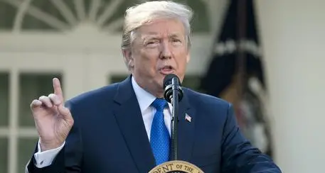 Trump fuori da Twitter per 11 minuti
