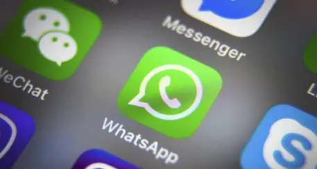 Finta WhatsApp scaricata oltre 1 milione di volte