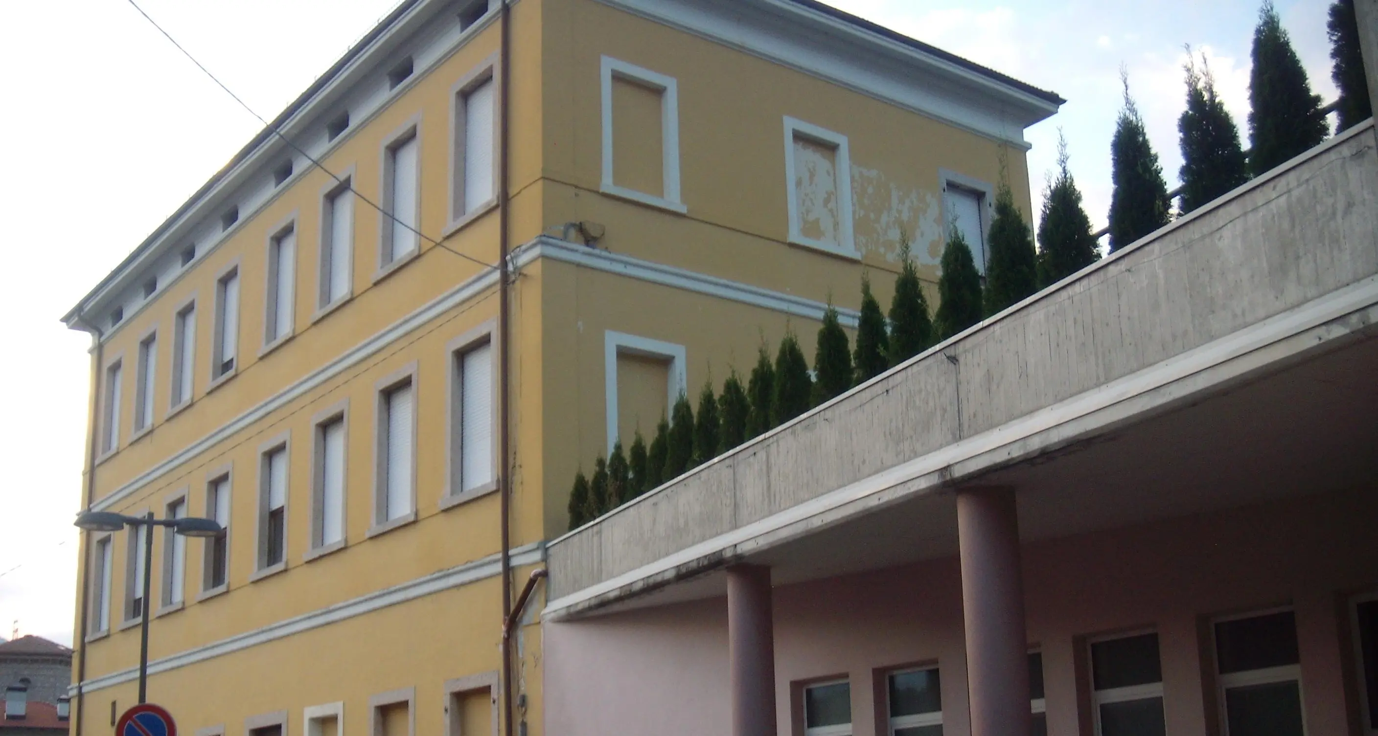 Lasino, lavori a teatro