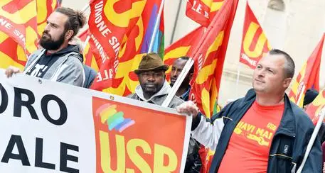 Domani sciopero generale Usb: lezioni e trasporti a rischio, presidio alle 9.30 davanti all'Inps