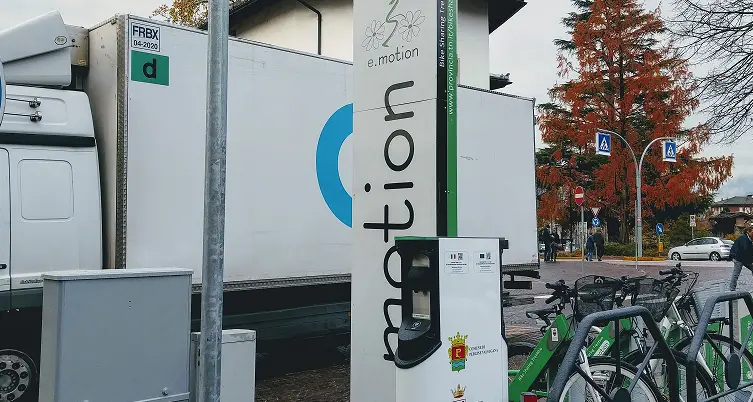 Pergine \"sale\" sui mezzi ecologici: colonnina di ricarica per le e-car