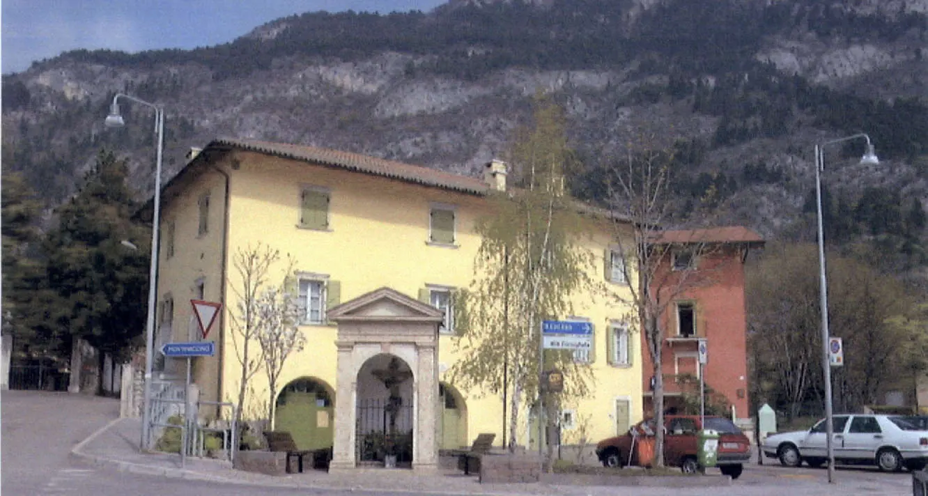 Martignano, allarme per una fuga di gas nello stabile delle associazioni in piazza