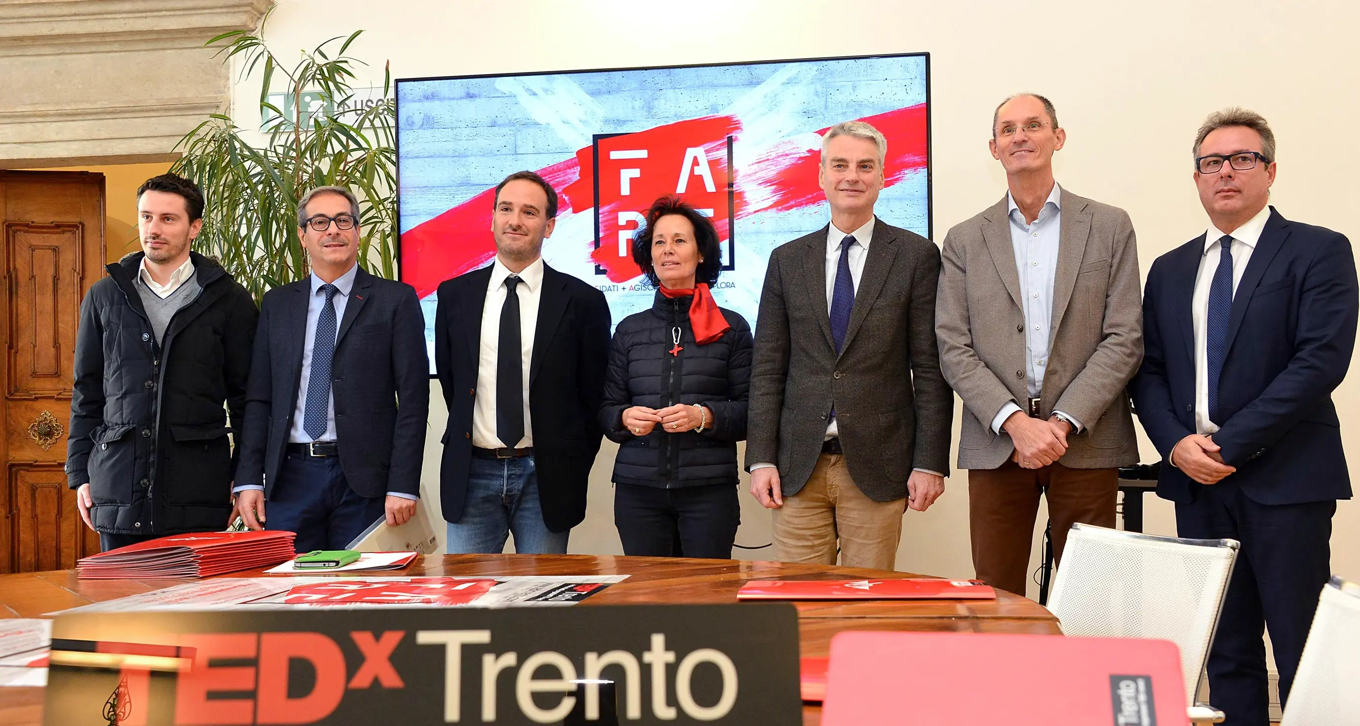 Il vescovo Tisi e Buscaglia sul palco di TEDxTrento