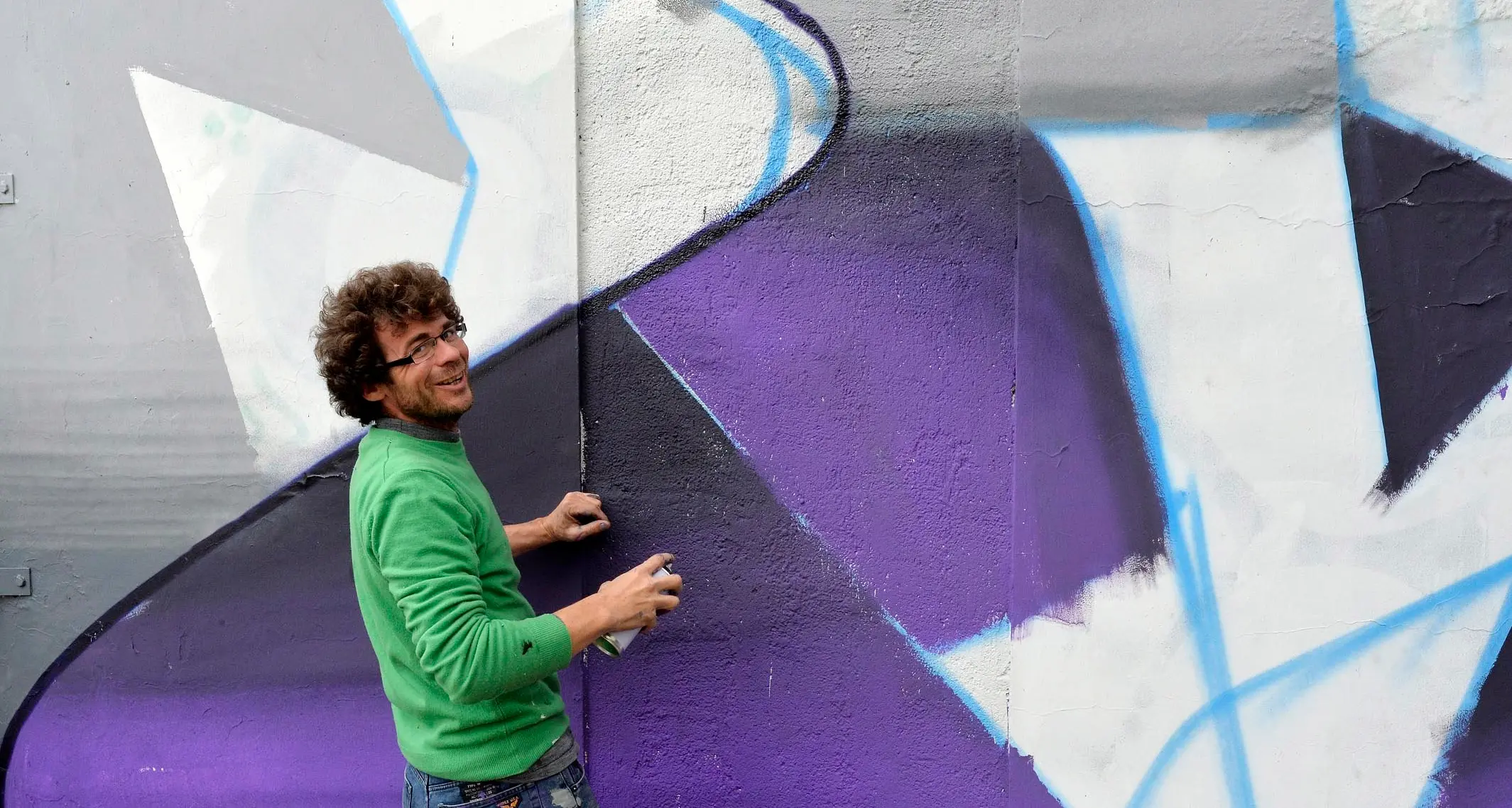 L'arte urbana di Dado contro il degrado