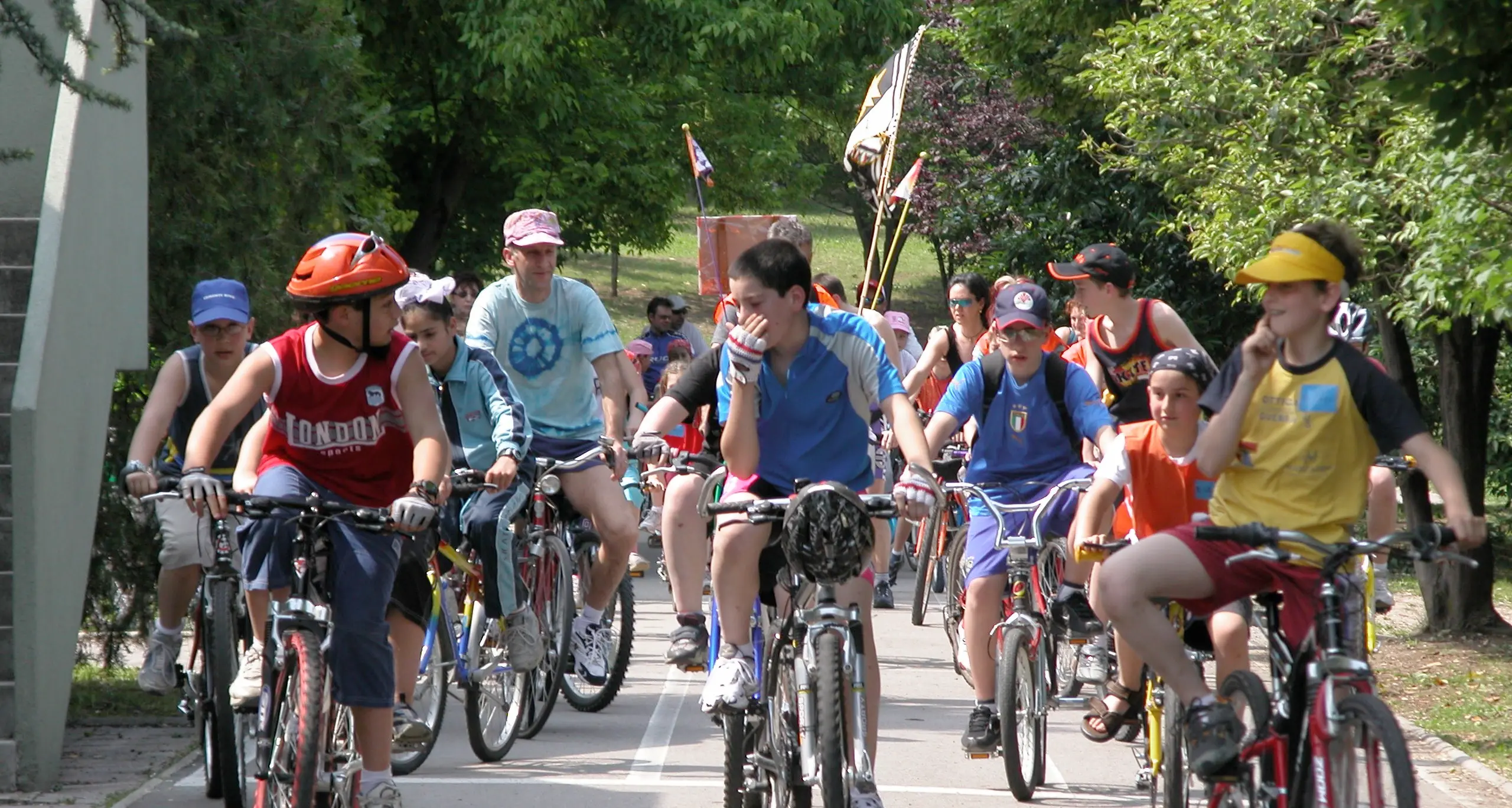 «Meno smartphone e più bici ai bambini»