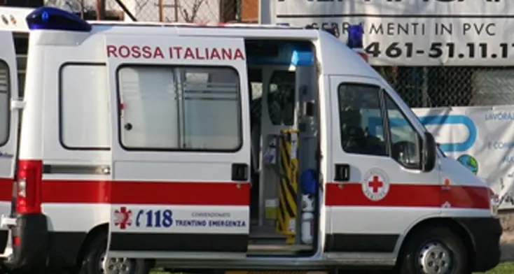 Calcio, clavicola rotta durante il riscaldamento