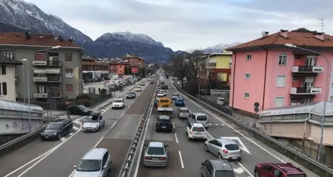 Incidente in via Bolzano: coinvolte tre autovetture