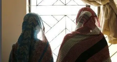 A 10 anni promessa sposa in Bangladesh, la madre strappa i passaporti