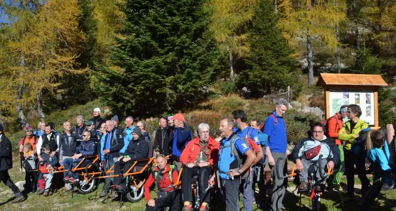 In montagna senza ostacoli La solidarietà in vetta