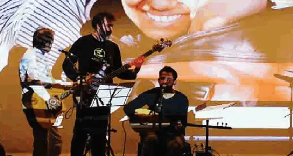 Una band di medici trentini racconta storie di migranti