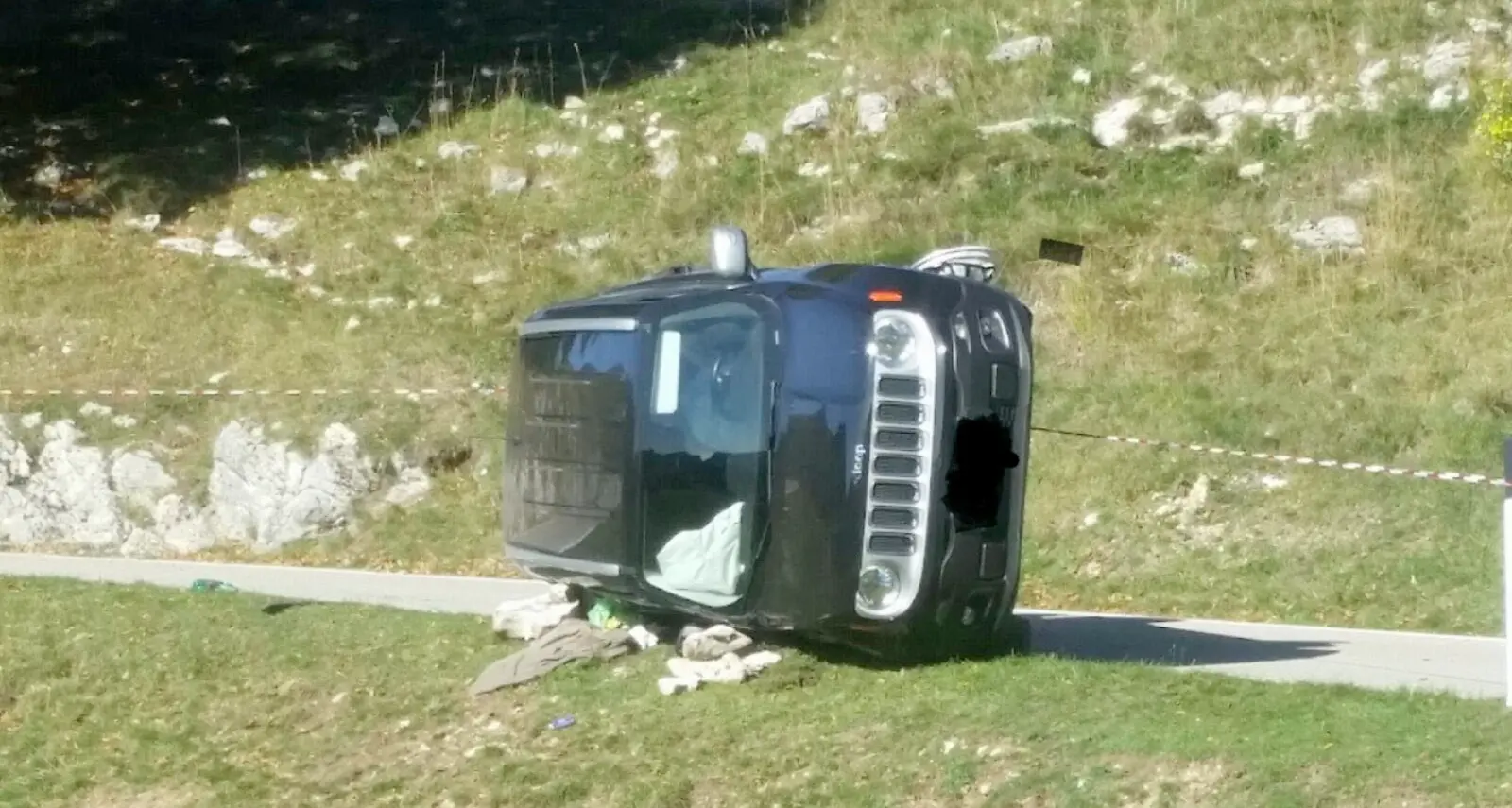 Si ribalta con il Suv scendendo dall'Altissimo