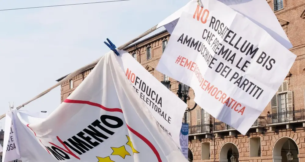 5 Stelle contro il Rosatellum Oggi flashmob in piazza Duomo