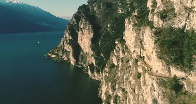 Scopriamo la nuova Ponale vista dal drone - Video