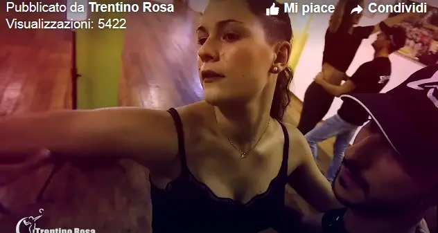 L'insolito allenamento danzante delle ragazze della Delta - Video