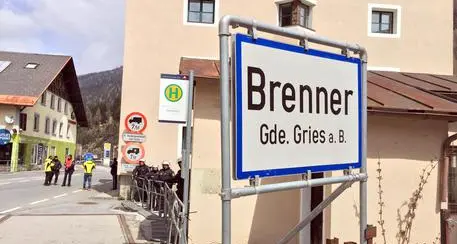 Task force anti-migranti Austria, controlli ai confini