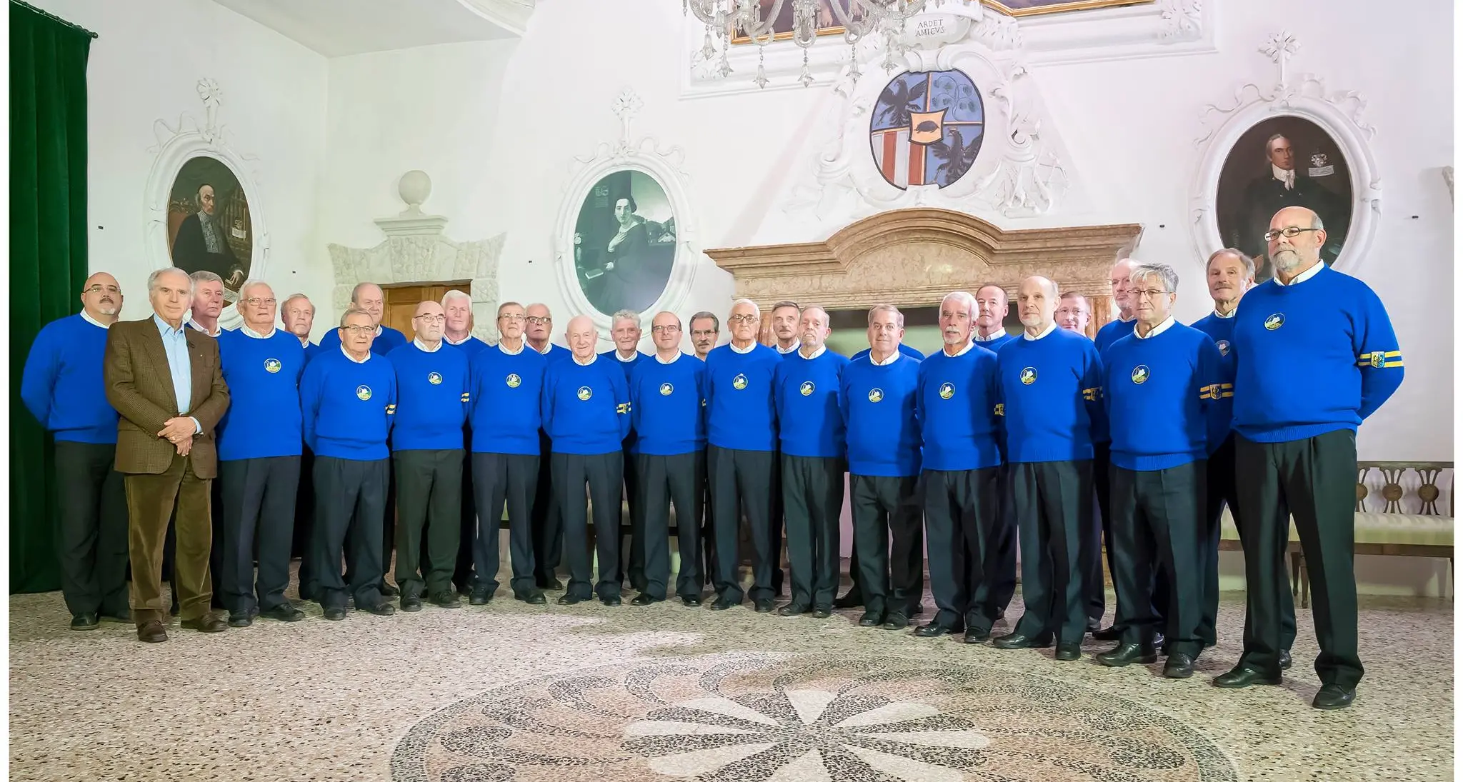 Il coro Dolomiti rende omaggio a Fauri