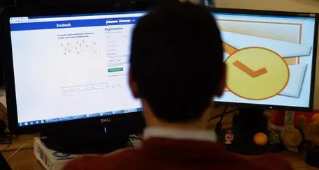 Facebook cancella 583 milioni di profili «fake» e 837 di spam