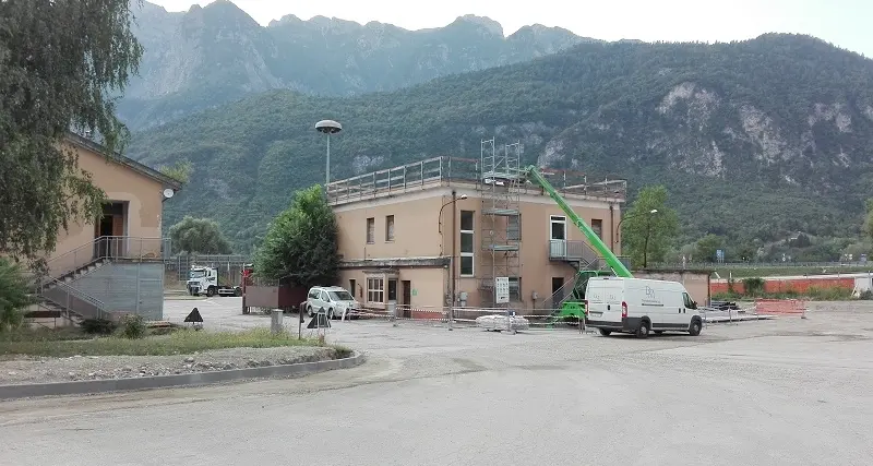 Scurelle, quasi ultimati i lavori di rimozione amianto all'ex Samatec