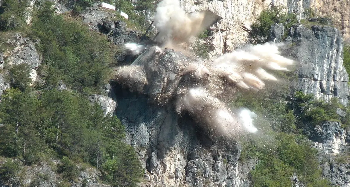 Non serve una nuova evacuazione per demolire il diedro di Mori