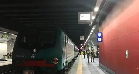 Torino, studendessa 15enne muore sotto un treno in stazione