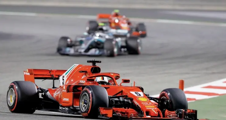 Vittoria pazzesca di Vettel La Ferrari beffa Mercedes