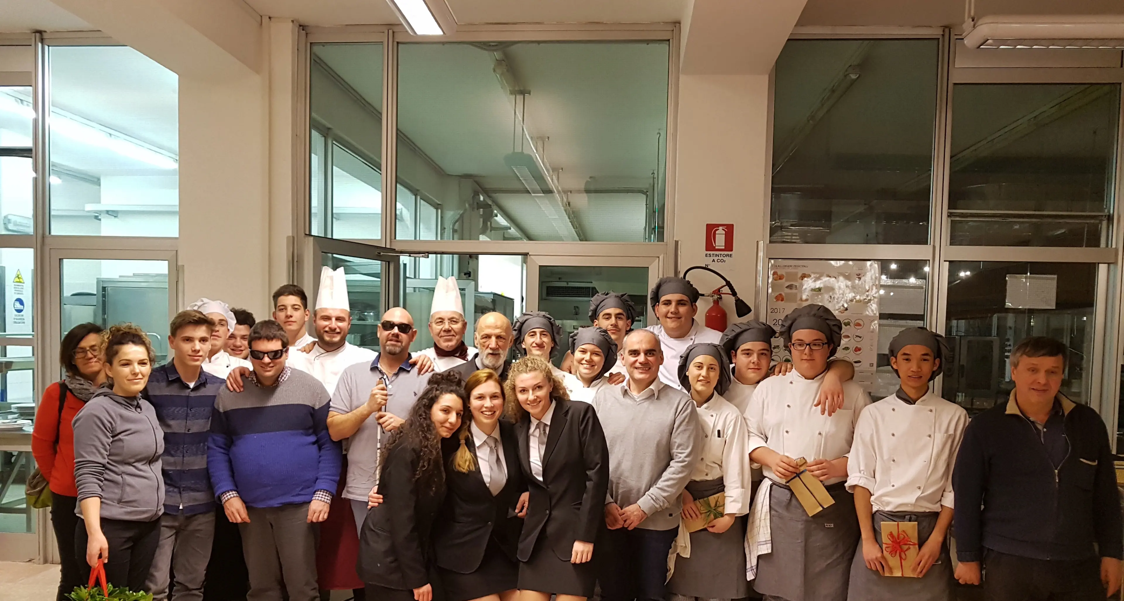 La «cena al buio» all'Alberghiero, fondi per la ricerca sull'Atassia