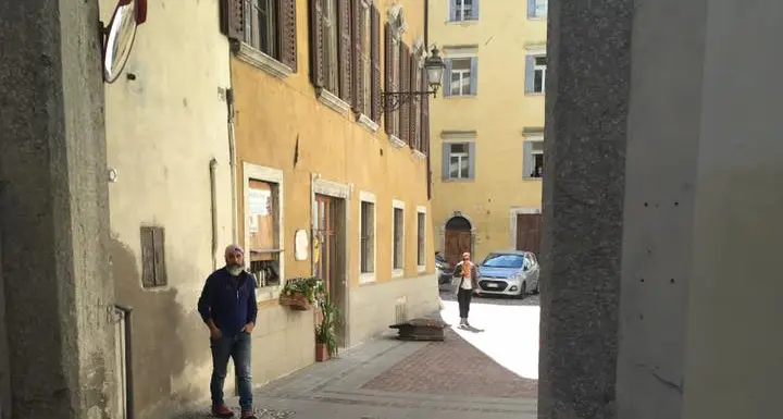 Si stacca la sirena della torre civica Paura in centro a Rovereto