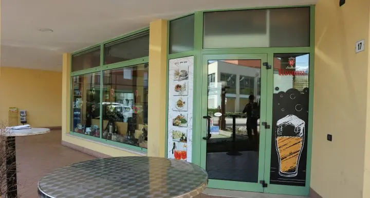 Baristi aggrediti a fine serata Picchiati da tre giovani