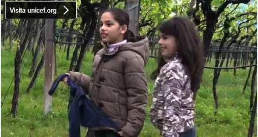 Badia e Noelle, la bella amicizia di due bambine Nove anni, la prima è siriana, la seconda trentina