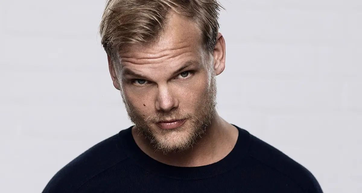 Il dj e produttore Avicii è morto in Oman a 28 anni