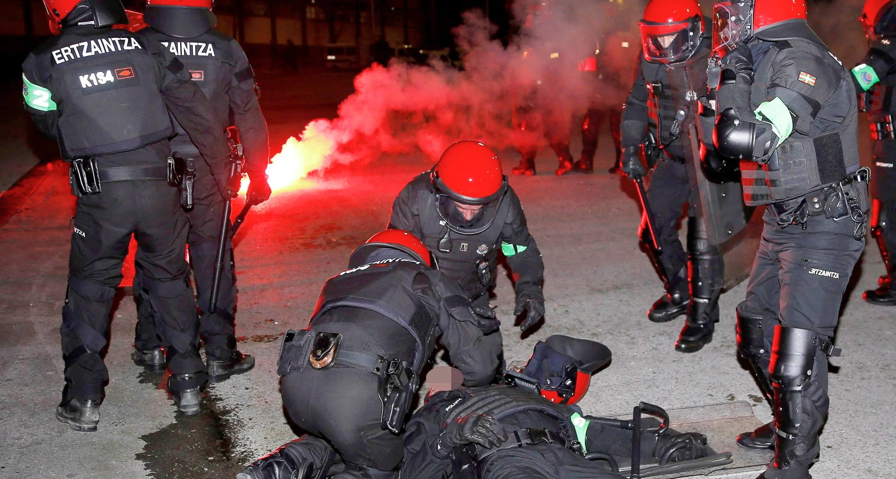 Scontri pre partita a Bilbao, poliziotto muore d'attacco cardiaco