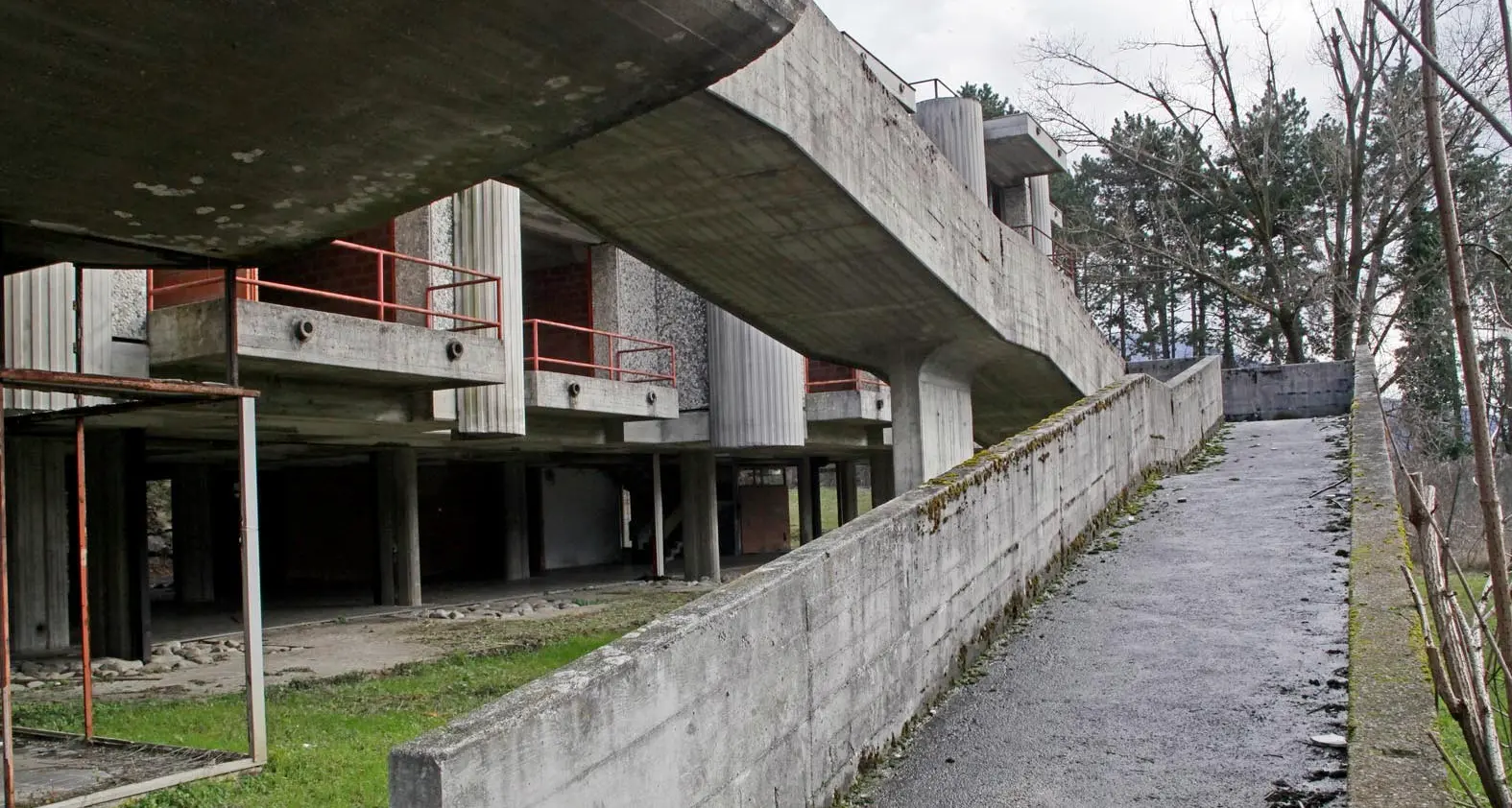 Ex Anmil, ok della Provincia all'abbattimento del complesso