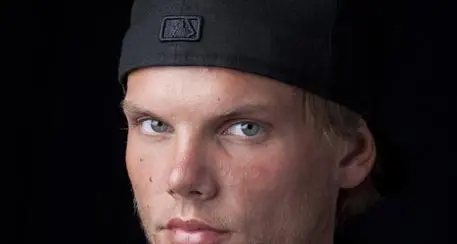 Avicii, ipotesi suicidio